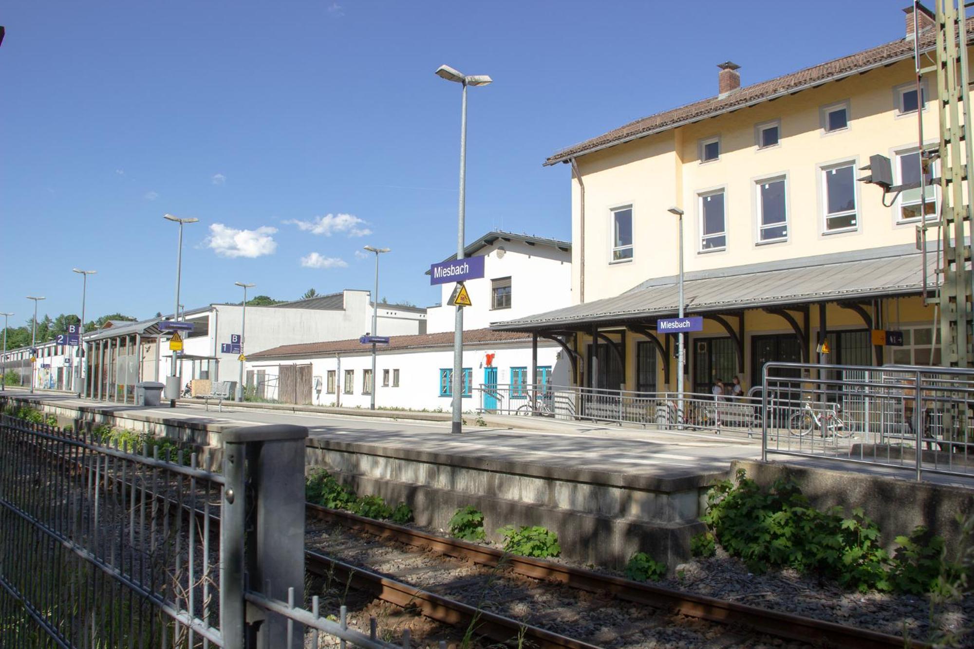 Liebelei Miesbach - Boutique-Apartment Mit Terrasse Im Zentrum Zewnętrze zdjęcie
